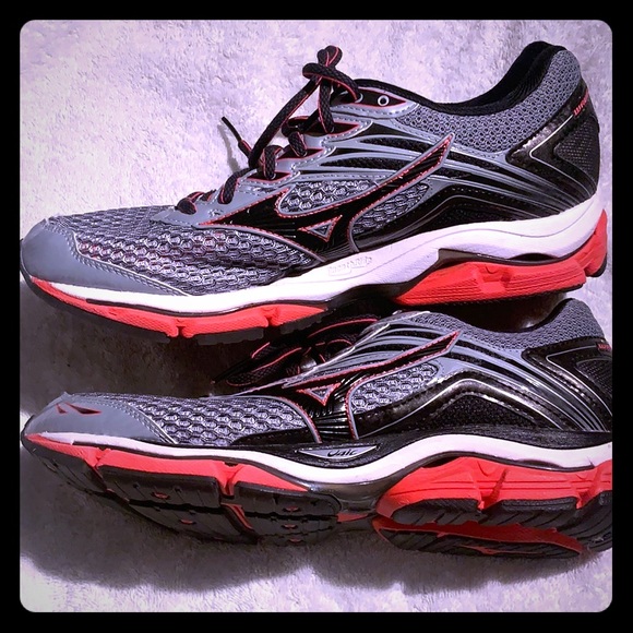 Mizuno Shoes - MIZUNO WAVE ENIGMA 6 ! SIZE 10.5W !